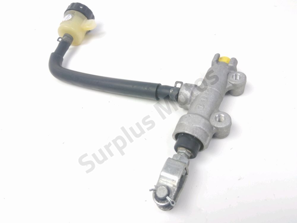 MAITRE CYLINDRE FREIN AR COMPLET