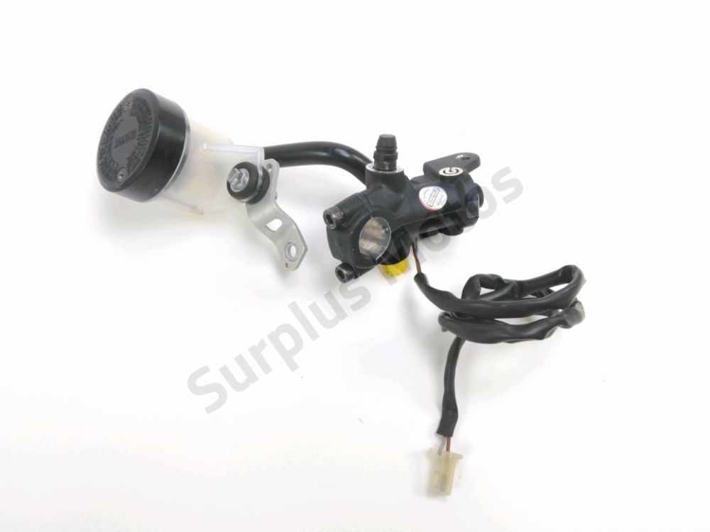 MAITRE CYLINDRE FREIN AV COMPLET