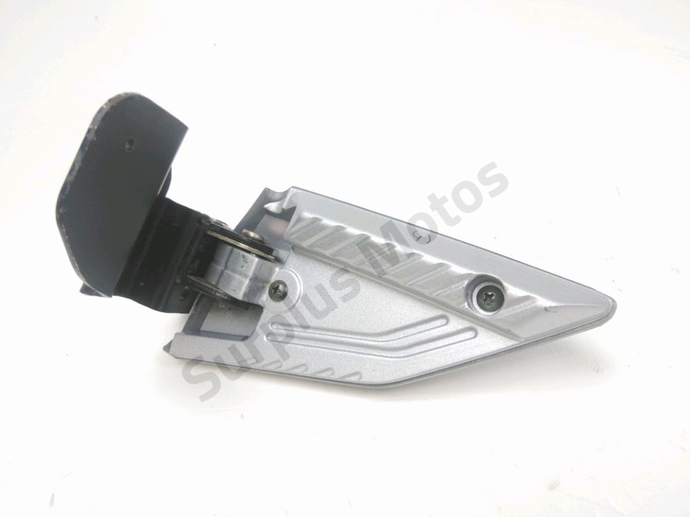 Repose pieds arriere gauche