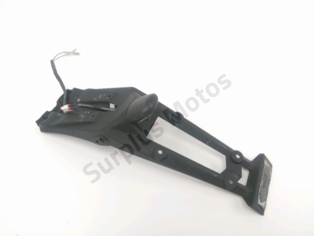 SUPPORT DE PLAQUE ET ECLAIRAGE