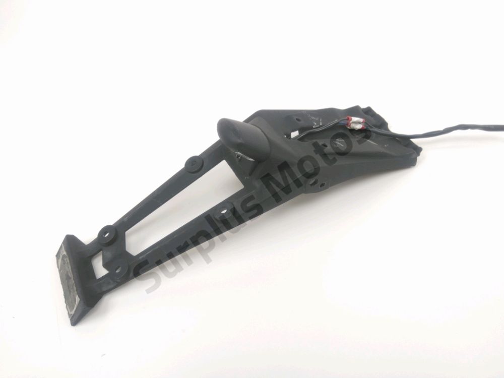 SUPPORT DE PLAQUE ET ECLAIRAGE