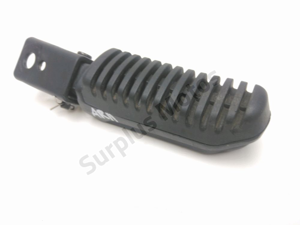 Repose pieds arriere droit