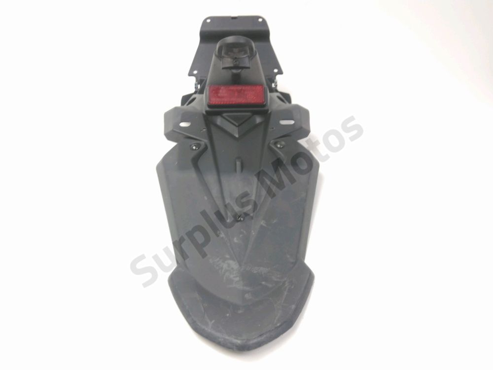 SUPPORT DE PLAQUE ET ECLAIRAGE