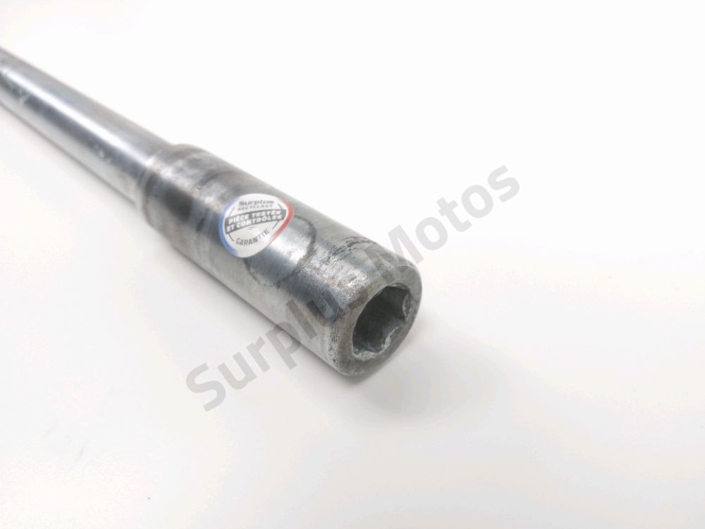AXE DE ROUE AVANT
