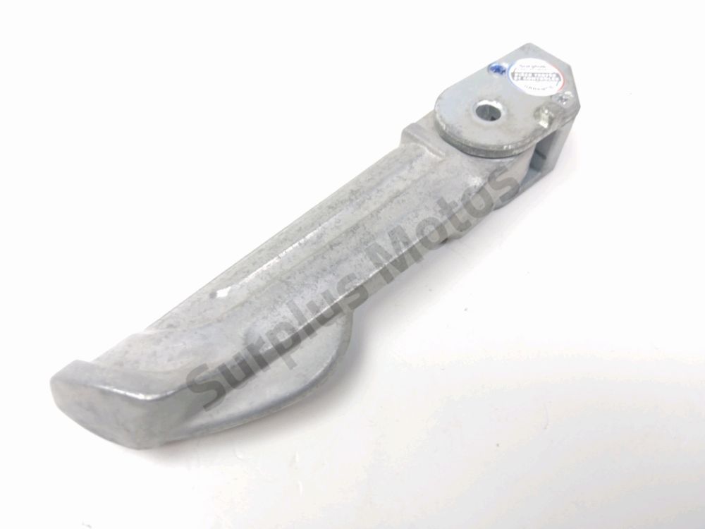 Repose pieds arriere droit