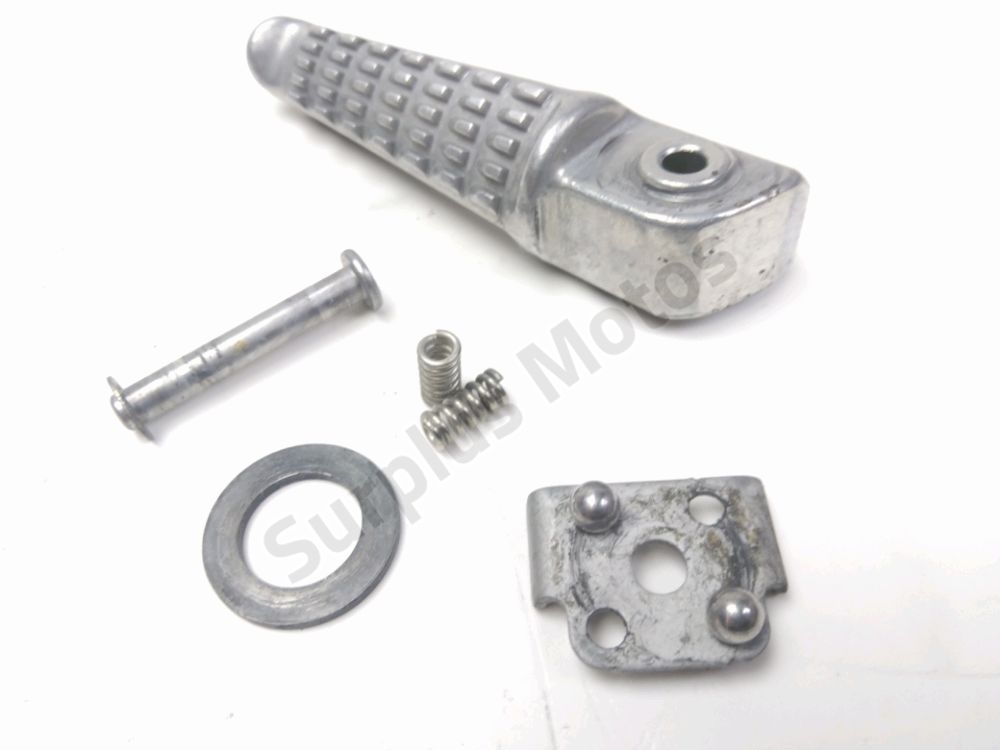 Repose pieds arriere gauche