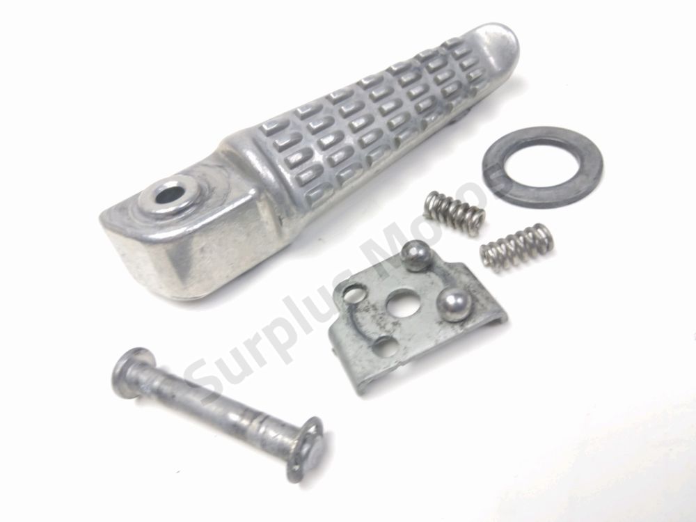 Repose pieds arriere droit