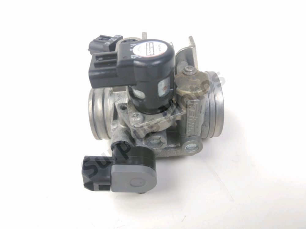 Corps d'injection droit