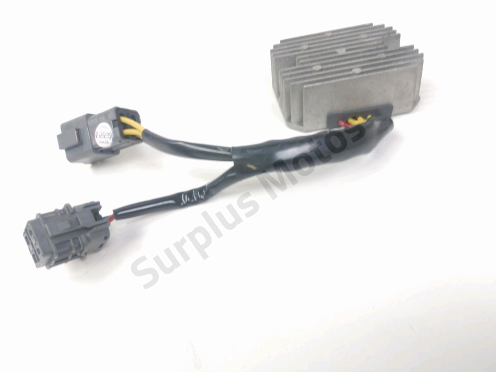 REGULATEUR DE TENSION