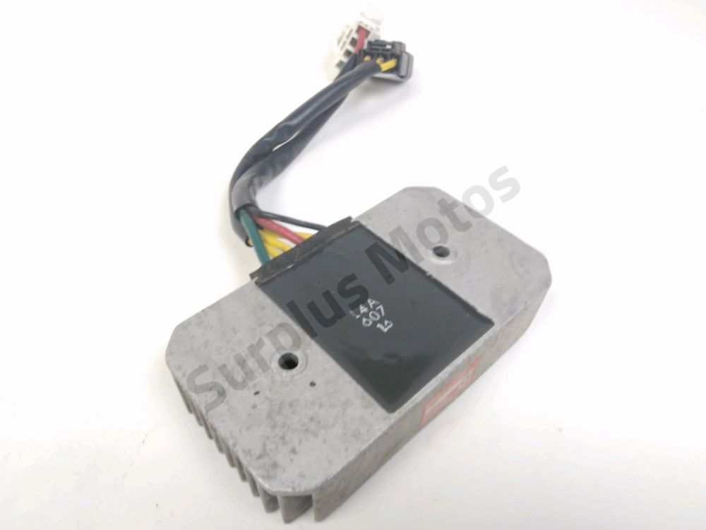 REGULATEUR DE TENSION