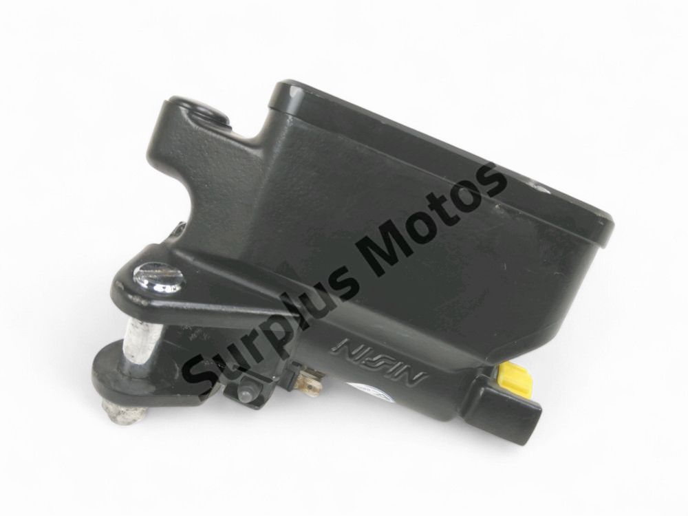 MAITRE CYLINDRE FREIN AV COMPLET