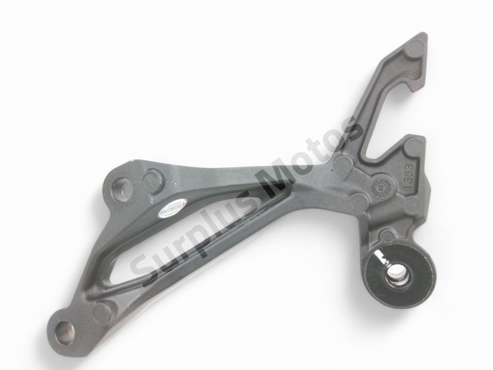 PLATINE ET REPOSE PIEDS ARRIERE DROIT