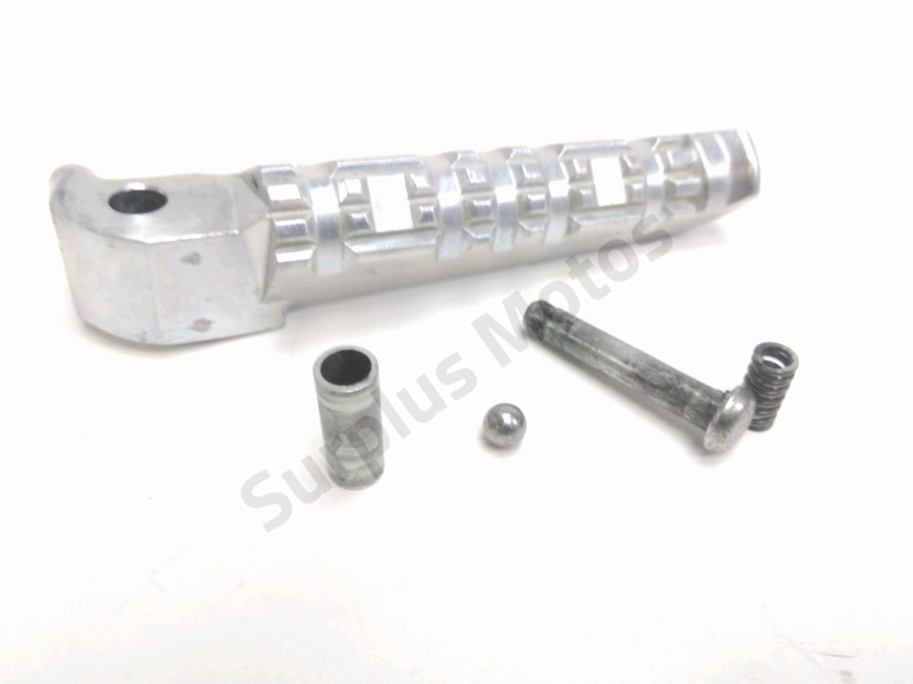 REPOSE PIEDS ARRIERE DROIT