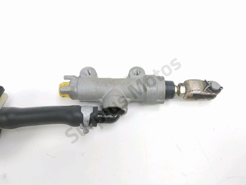 MAITRE CYLINDRE FREIN AR COMPLET