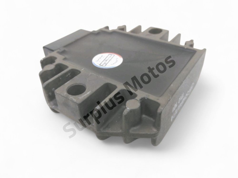 REGULATEUR DE TENSION