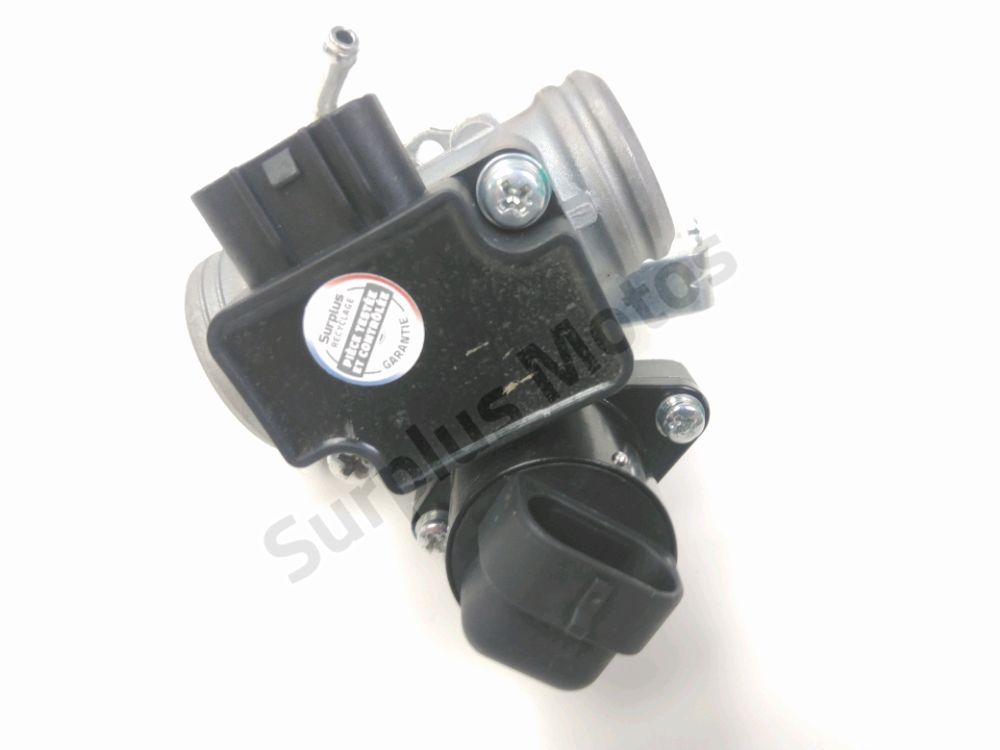 Corps d'injection droit