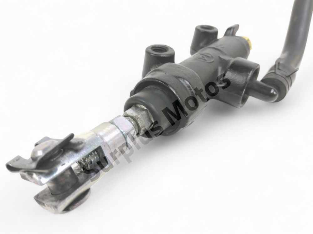 MAITRE CYLINDRE FREIN AR COMPLET