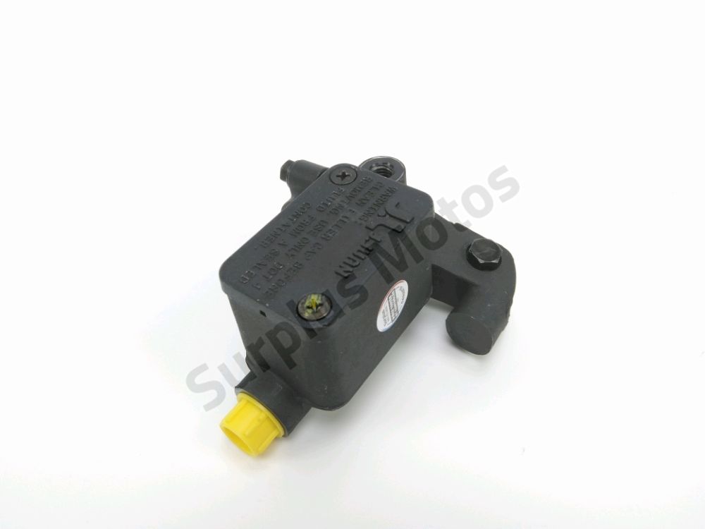 MAITRE CYLINDRE FREIN AR COMPLET