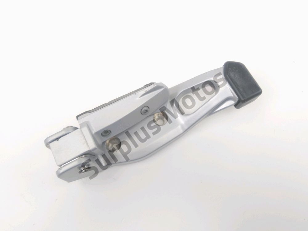 Platine et repose pieds arriere gauche