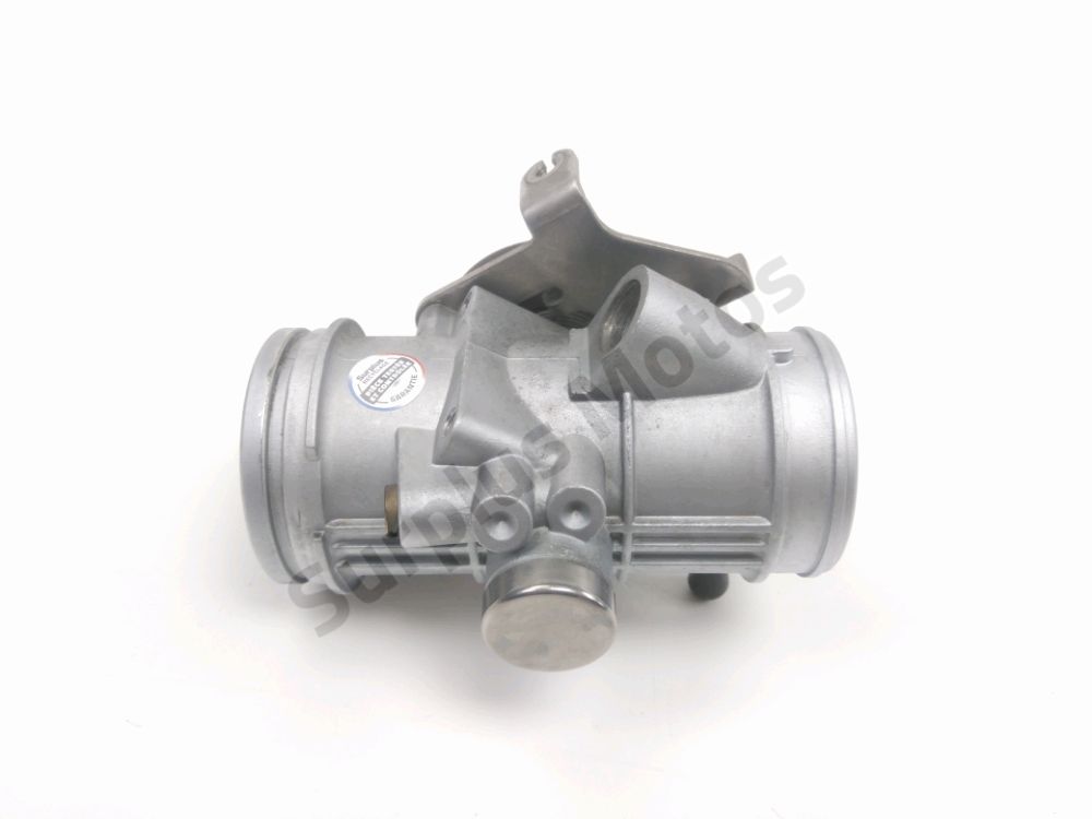 Corps d'injection droit