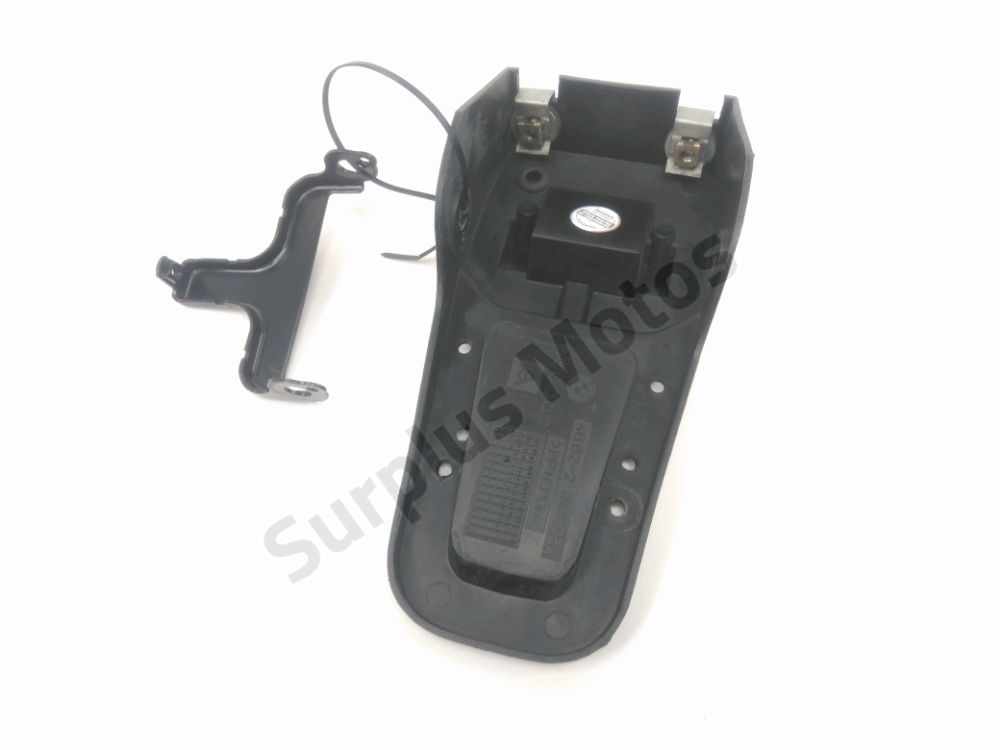 SUPPORT DE PLAQUE ET ECLAIRAGE
