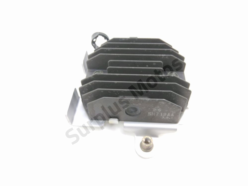 REGULATEUR DE TENSION