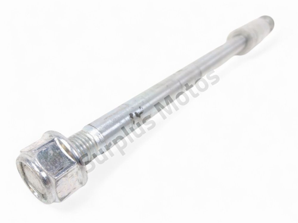 Axe de roue arriere