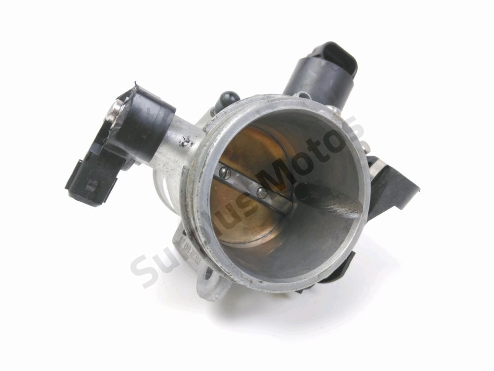 Corps d'injection gauche