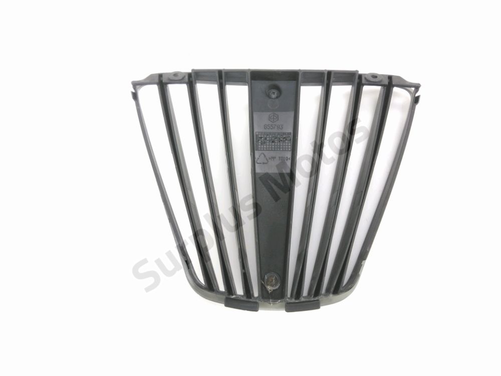 GRILLE DE RADIATEUR