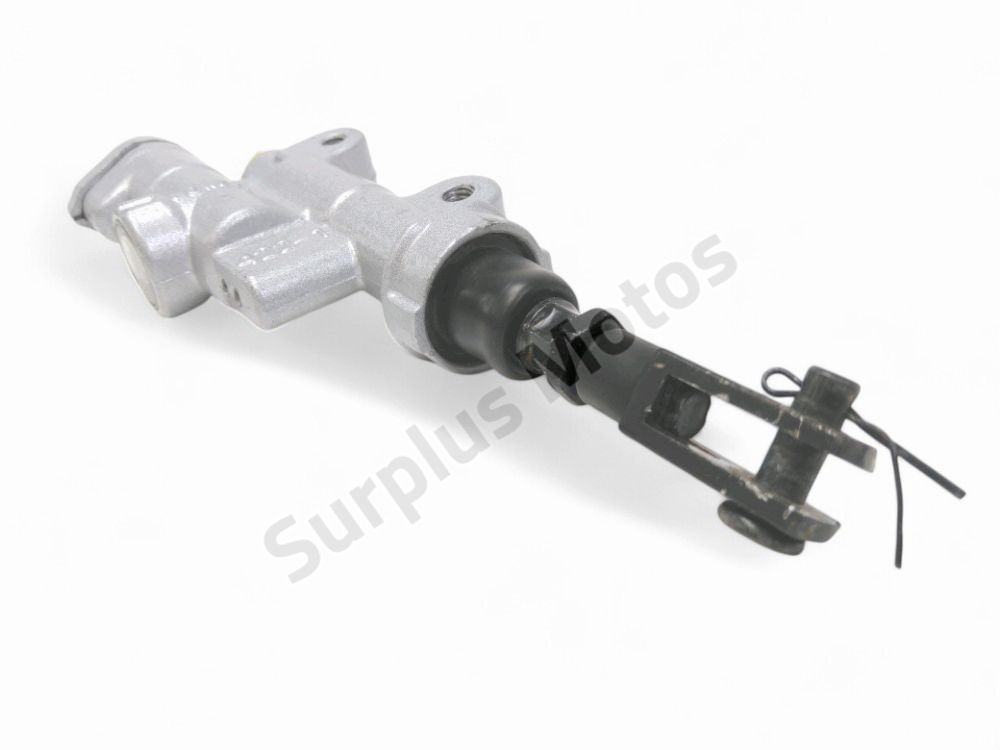 MAITRE CYLINDRE FREIN AR COMPLET