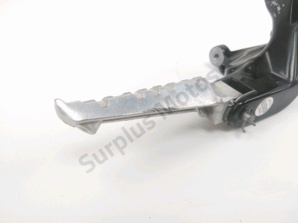 PLATINE ET REPOSE PIEDS ARRIERE GAUCHE