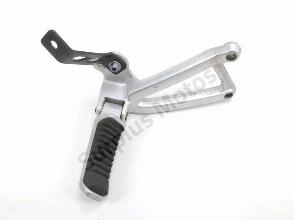 Platine et repose pieds arriere droit