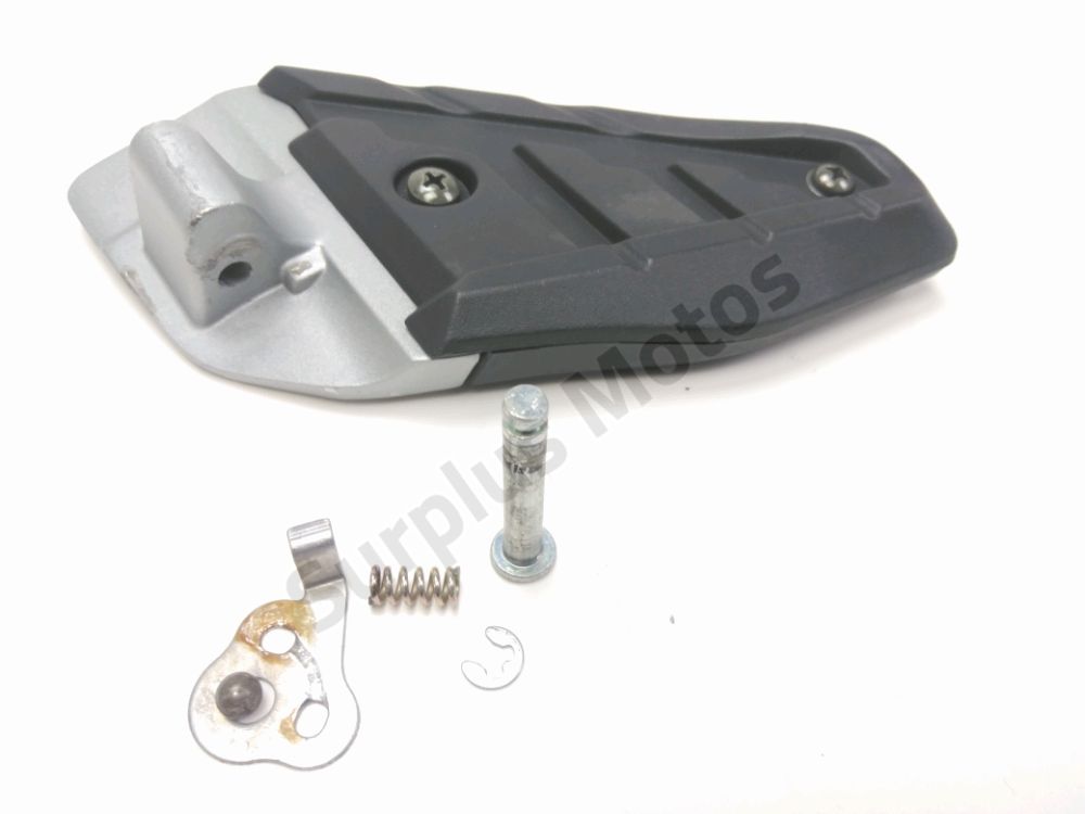 Repose pieds arriere droit