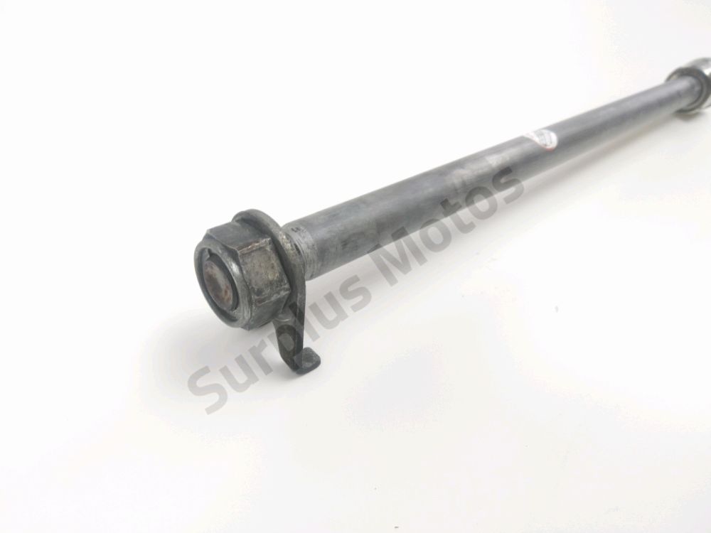 AXE DE ROUE ARRIERE