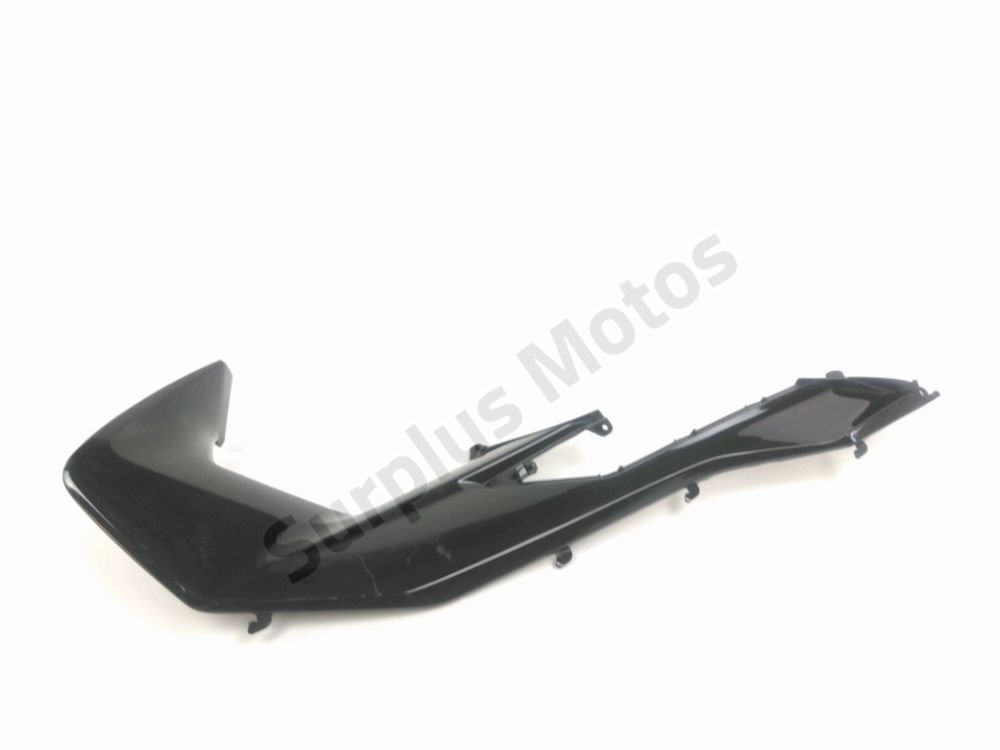 Cache lateral gauche