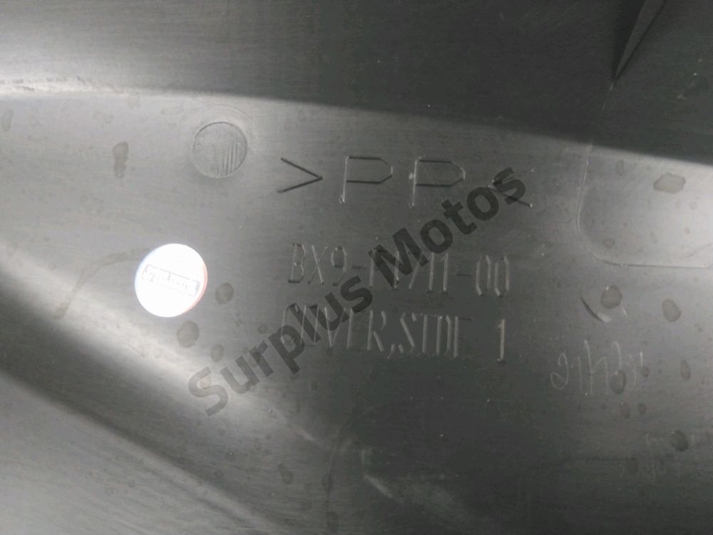 CACHE LATERAL GAUCHE