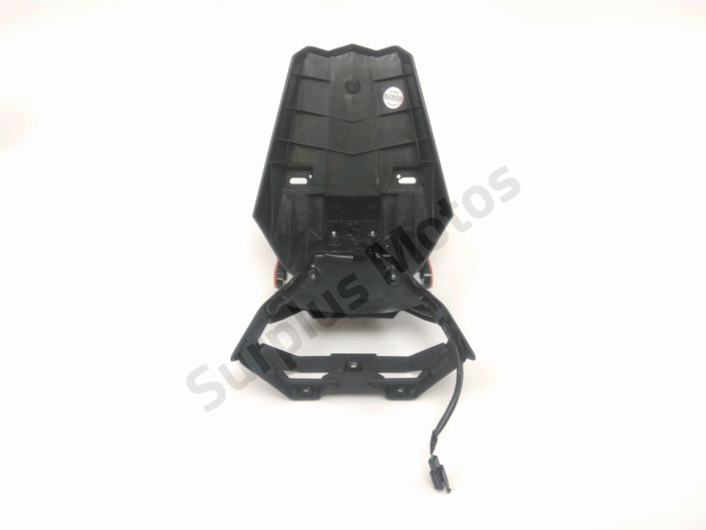 SUPPORT DE PLAQUE ET ECLAIRAGE