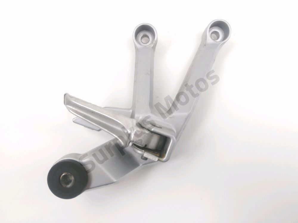 PLATINE ET REPOSE PIEDS ARRIERE DROIT