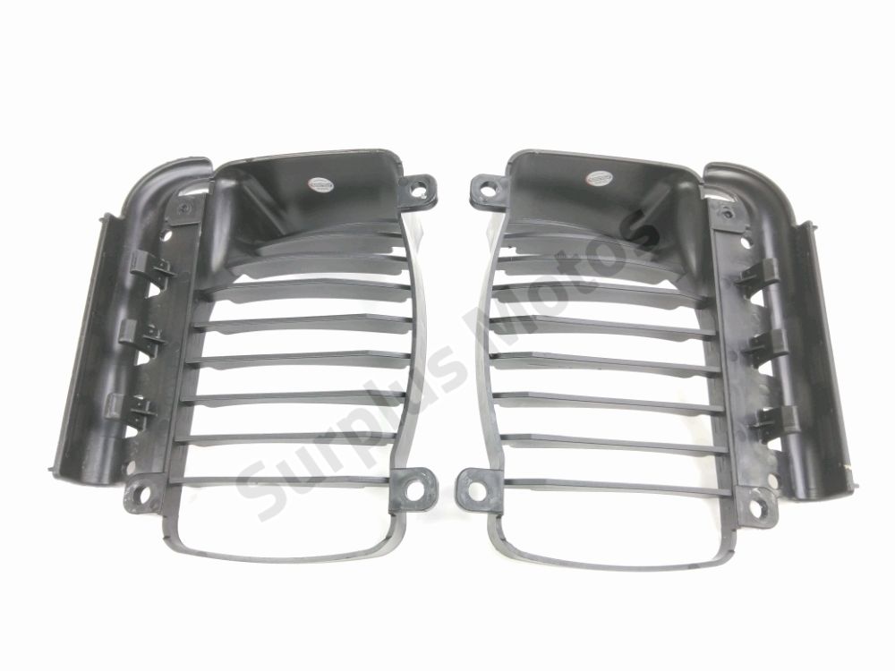 GRILLE DE RADIATEUR