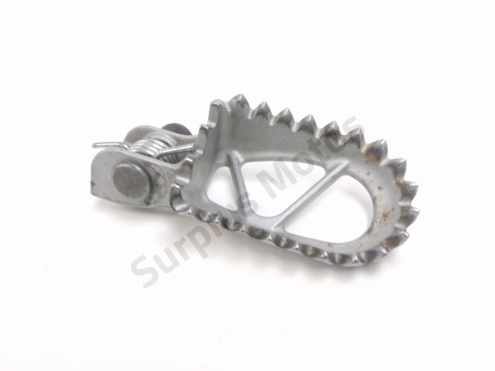 Repose pieds avant gauche