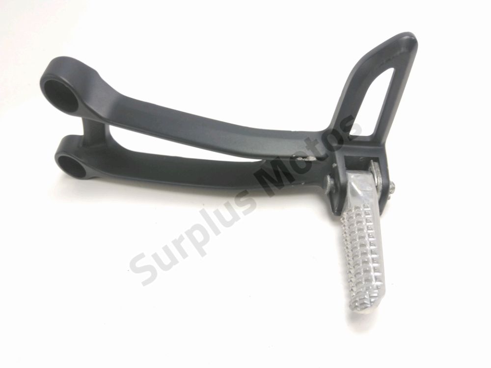 PLATINE ET REPOSE PIEDS ARRIERE GAUCHE