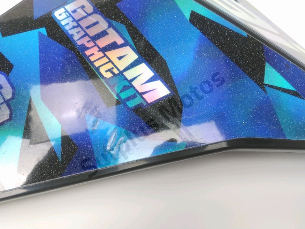 CARENAGE AVANT DROIT