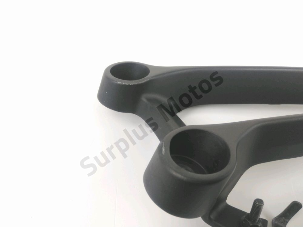 PLATINE ET REPOSE PIEDS ARRIERE DROIT