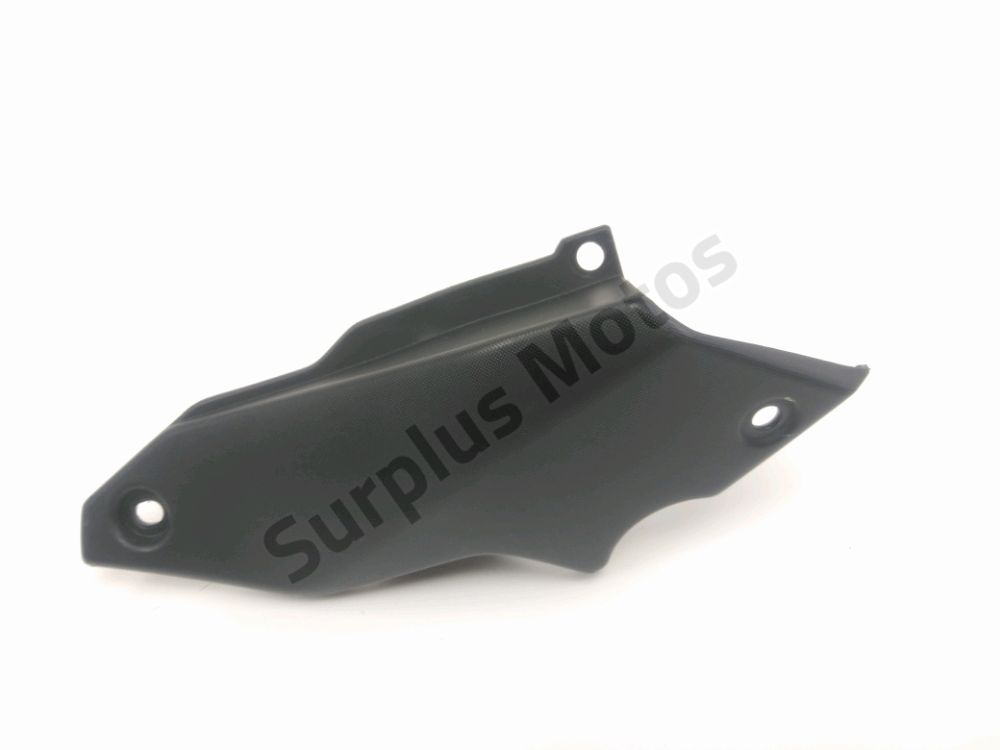 CACHE LATERAL GAUCHE