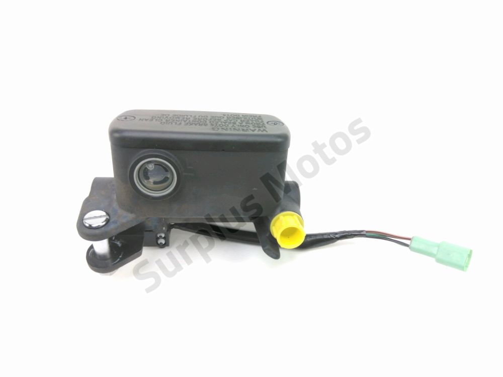 MAITRE CYLINDRE FREIN AV COMPLET