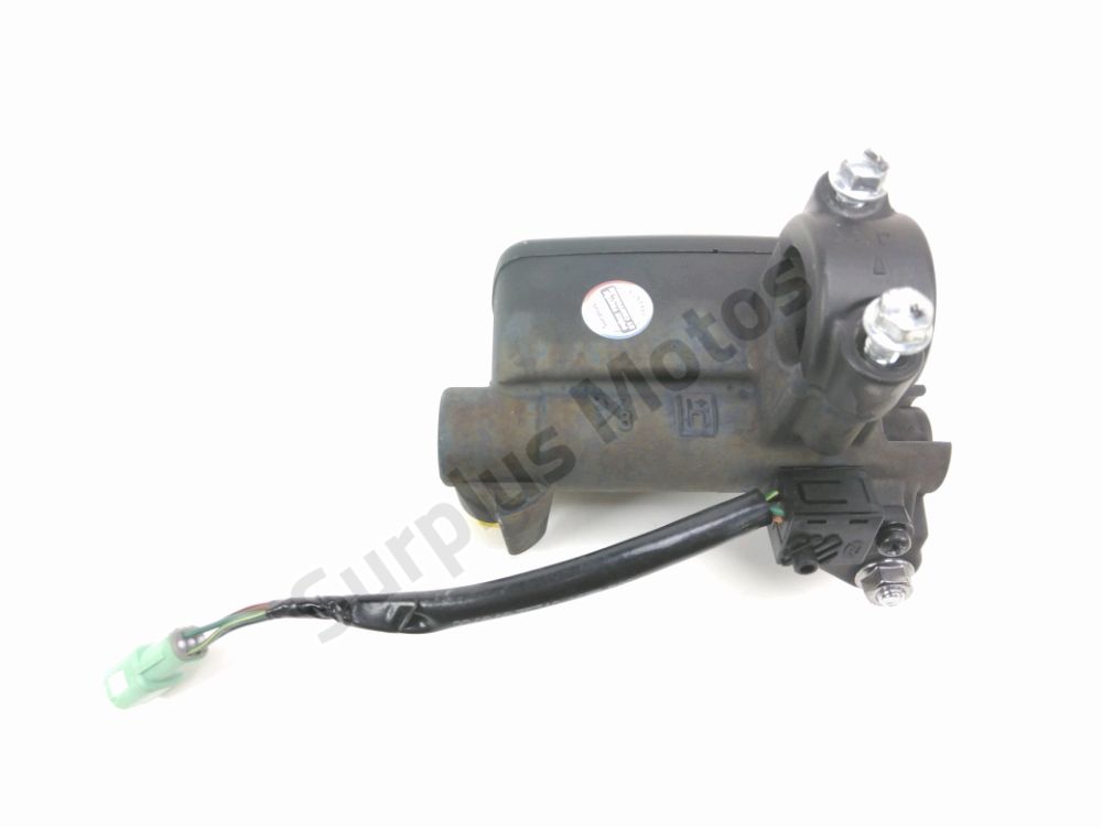 MAITRE CYLINDRE FREIN AV COMPLET