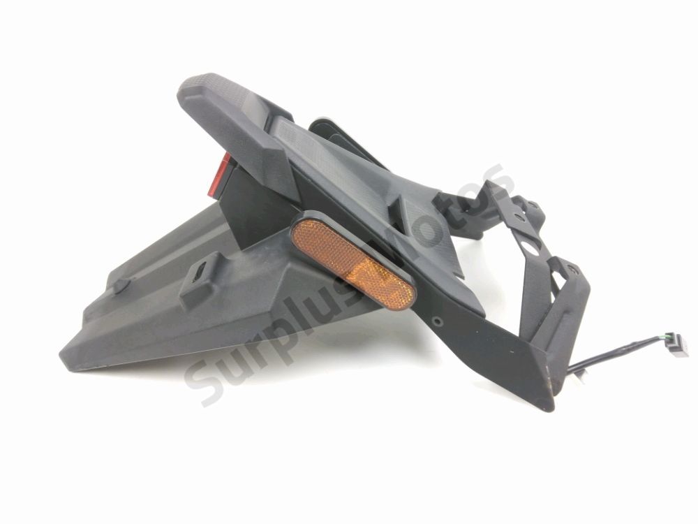 SUPPORT DE PLAQUE ET ECLAIRAGE