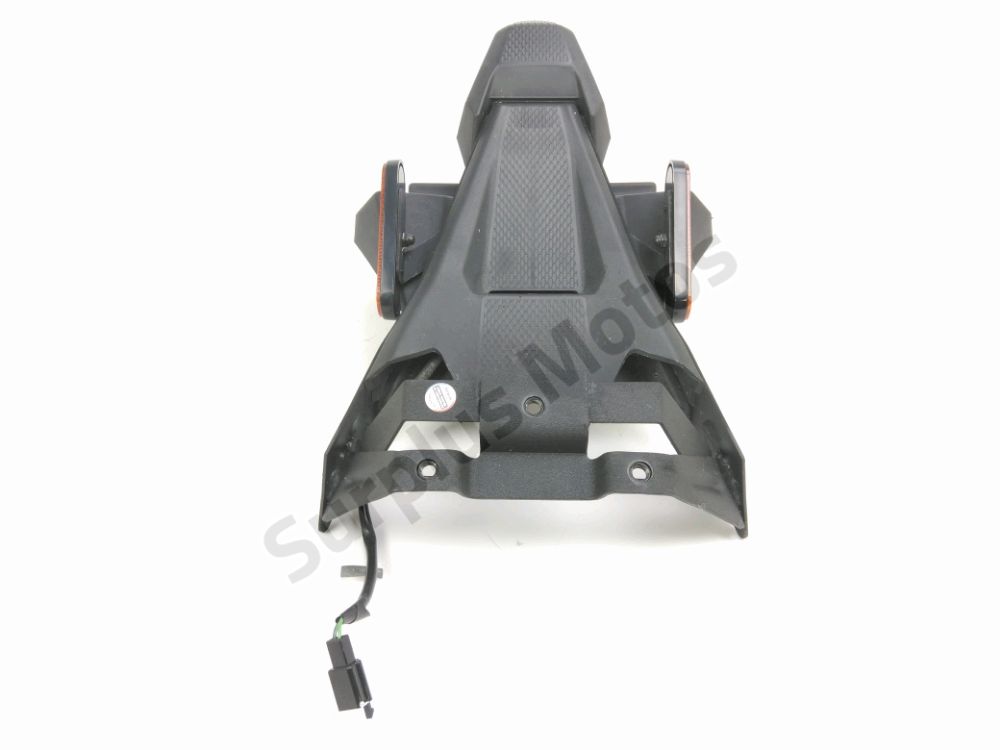 SUPPORT DE PLAQUE ET ECLAIRAGE