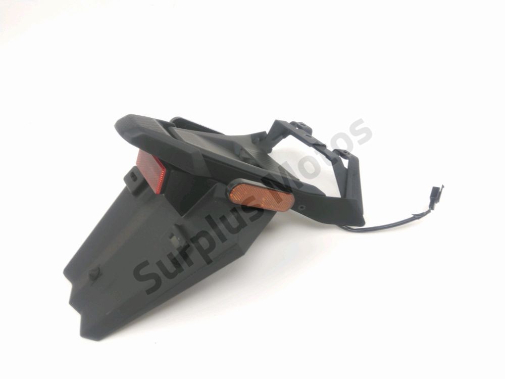 SUPPORT DE PLAQUE ET ECLAIRAGE