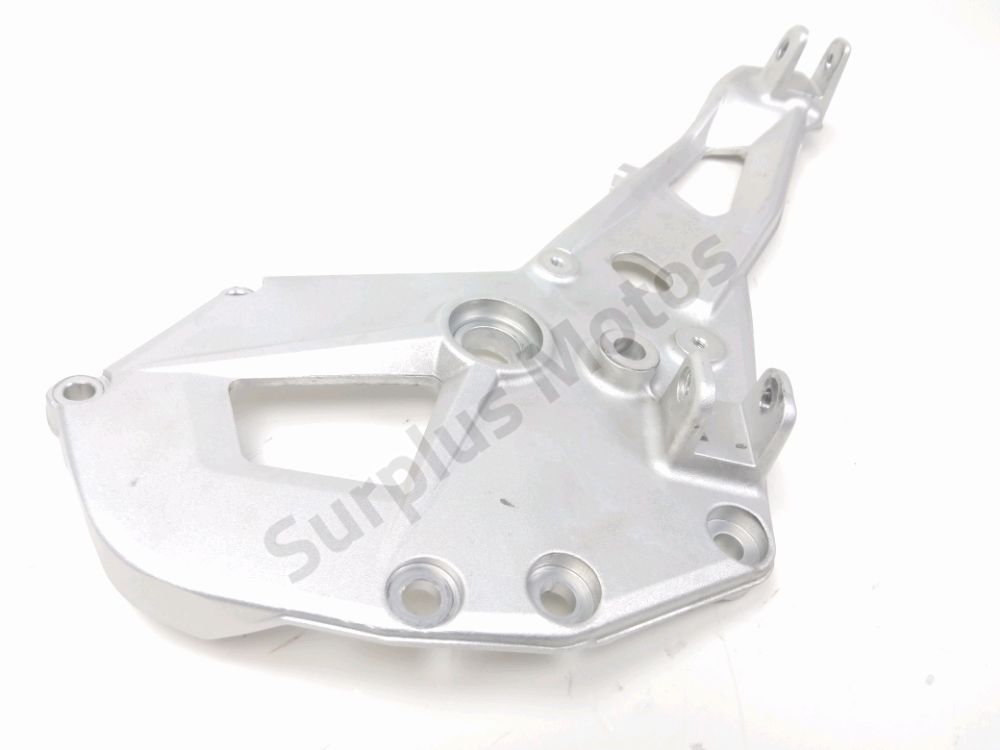 PLATINE AVANT GAUCHE